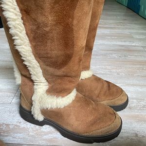 UGG Sunburst tall boots size 7.